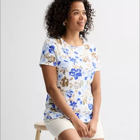 Croft & Barrow Essential Crewneck Tee
Color Blue Exploded Floral Size: LARGE EUC - Picture 1 of 8